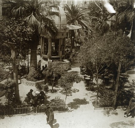 Quiosco Monumental en Portal del Elche (entonces Plaza Constitución) 1925