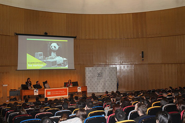 Una de las conferencias de las III Jornadas de Publicidad celebradas en la UA. Foto: REDACCIÓN