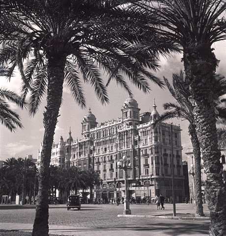 Plaza del Mar de Alicante a mediados del siglo pasado