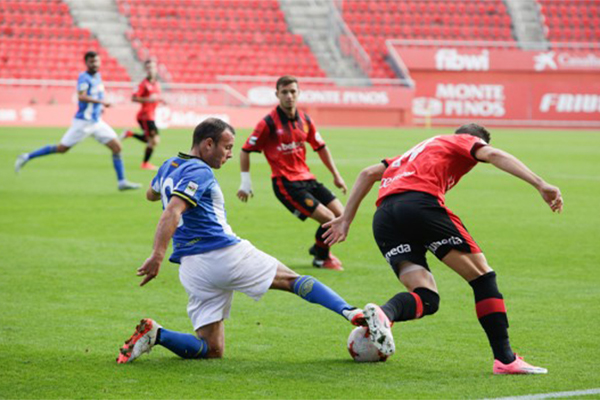 Momento del encuentro en Mallorca entre el Hércules CF y el equipo local. Foto: HERCULES CF