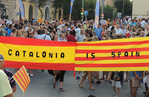 Al Paso Todos Somos Cataluna Hoja Del Lunes