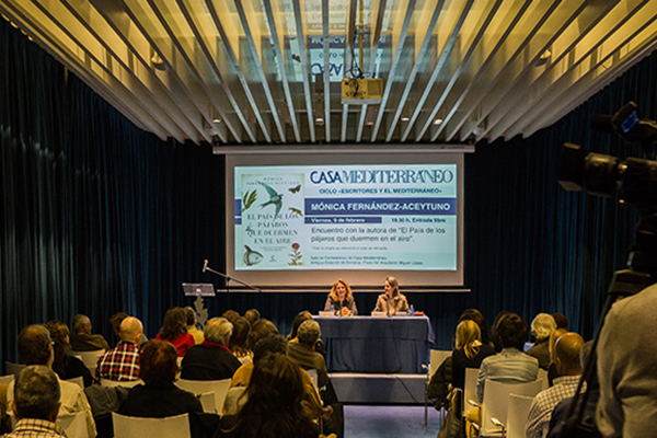 Momento de la presentación del libro de Mónica Fernández-Aceytuno en Casa Mediterráneo. Foto: JOSÉ ALFAYA.