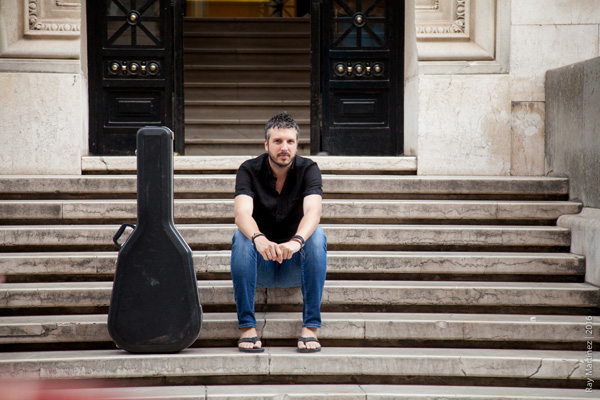 Andreu Valor acaba de sacar su nuevo disco "Poemit-za". Foto: RAY MARTÍNEZ