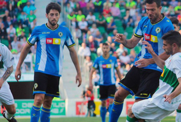 Momento del encuentro Hércules CF - Elche CF en el estadio ilicitano. Foto: Hércules CF